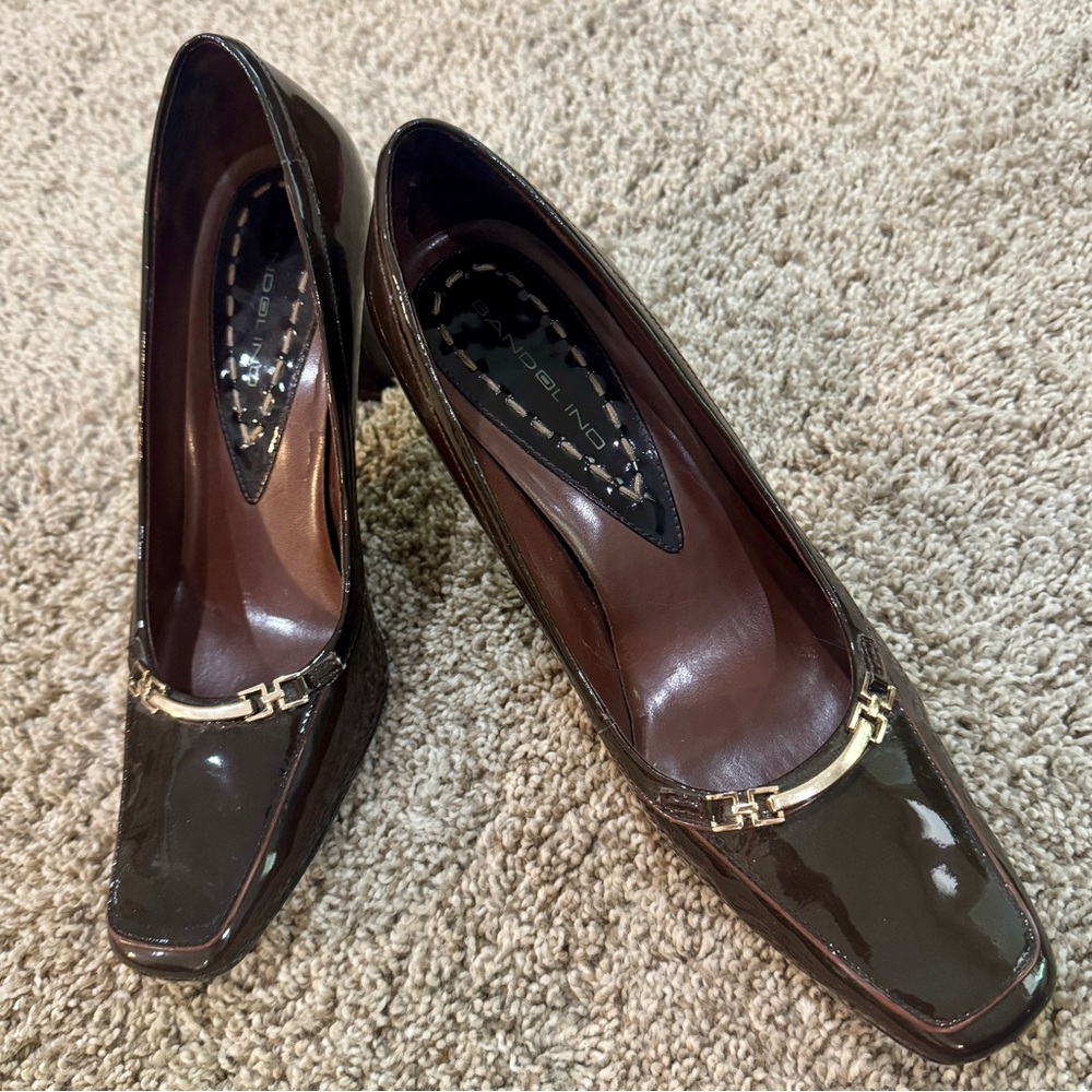 VGUC Bandolino Patent Leather Square-Toe Pumps with Gold Accent in Dark Brown - Picture 2 of 7